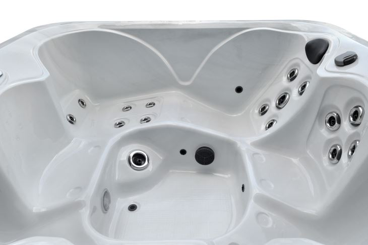 5A12  family spa hot tub